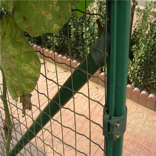 养鸡圈地围挡铁丝网围栏农场围山浸塑荷兰网铁丝网