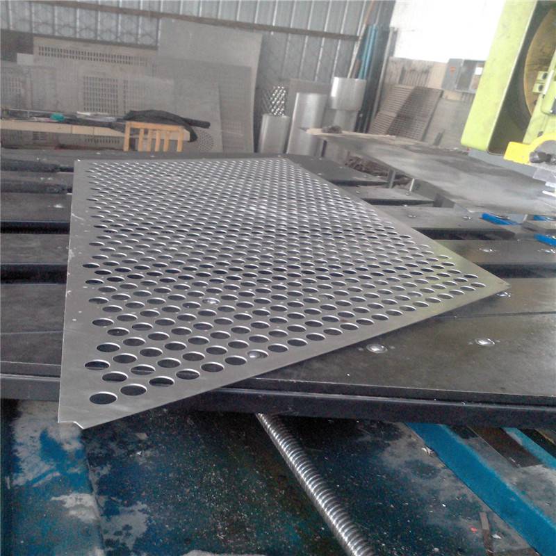十字孔冲孔网铁板冲孔网穿孔板价格