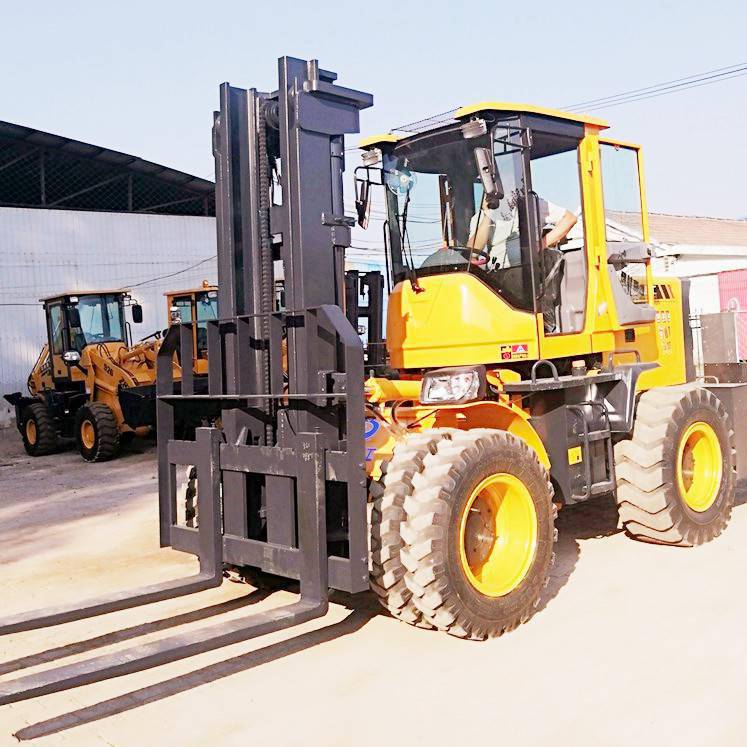 沙漠行驶越野叉车抓头5米龙门架四驱多功能设计