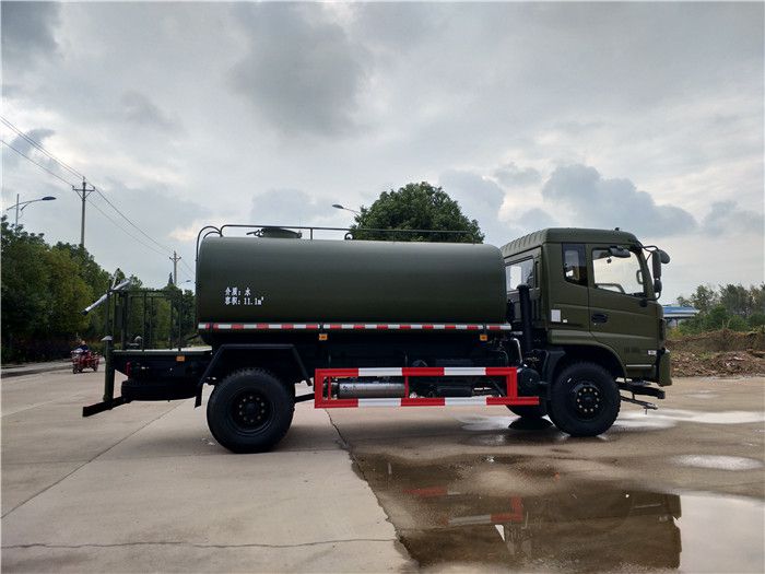 东风四驱消防水罐车东风4x4沙漠越野运水车东风44洒水车东风四驱绿化