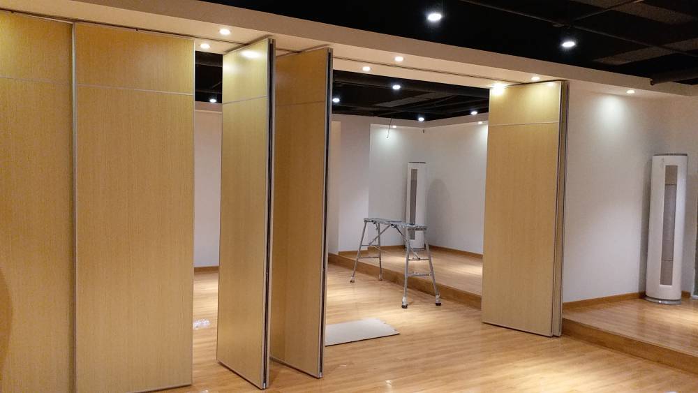 岳阳滑轨吊挂折叠屏风隔断厂家酒店活动隔断屏风