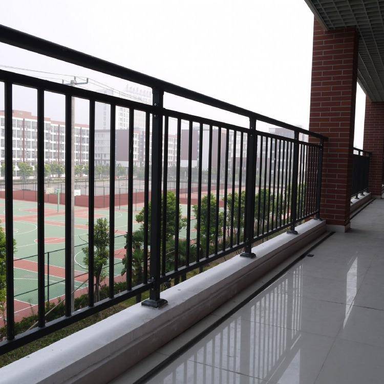 湛江学校宿舍锌钢护栏 阳台金属栏杆款式可定制