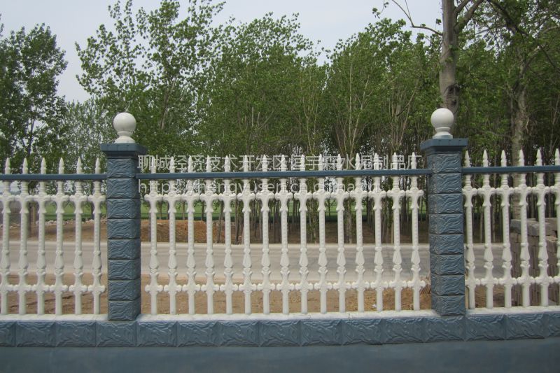 围墙护栏罗马柱水泥围栏仿木栏杆河堤护栏生产厂家