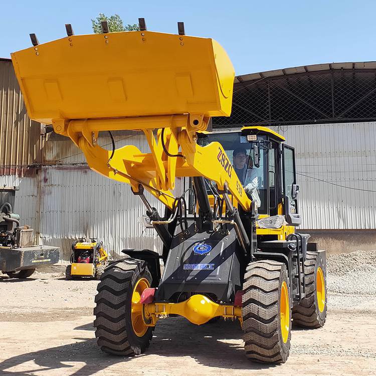 2吨小铲车山西工地铲沙子用920铲车全国包邮价格图片