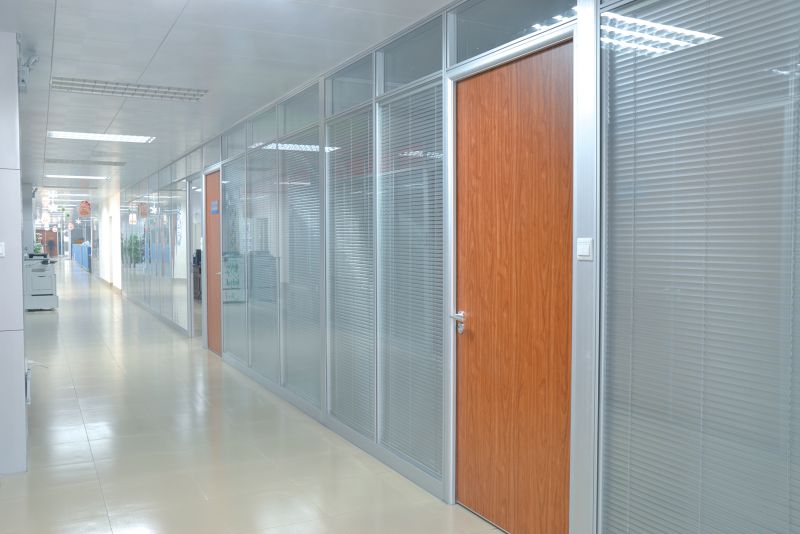 办公玻璃隔断墙报价多少钱一方