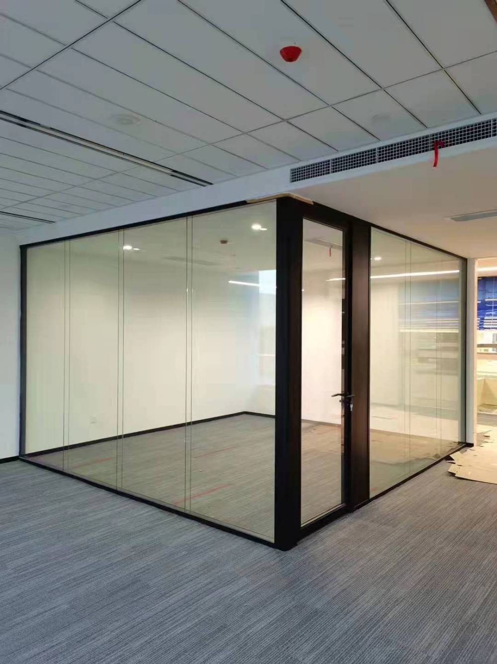 龙岩市耀创木办公室隔断铝合金双玻百叶隔墙质赢未来钢化玻璃高隔断