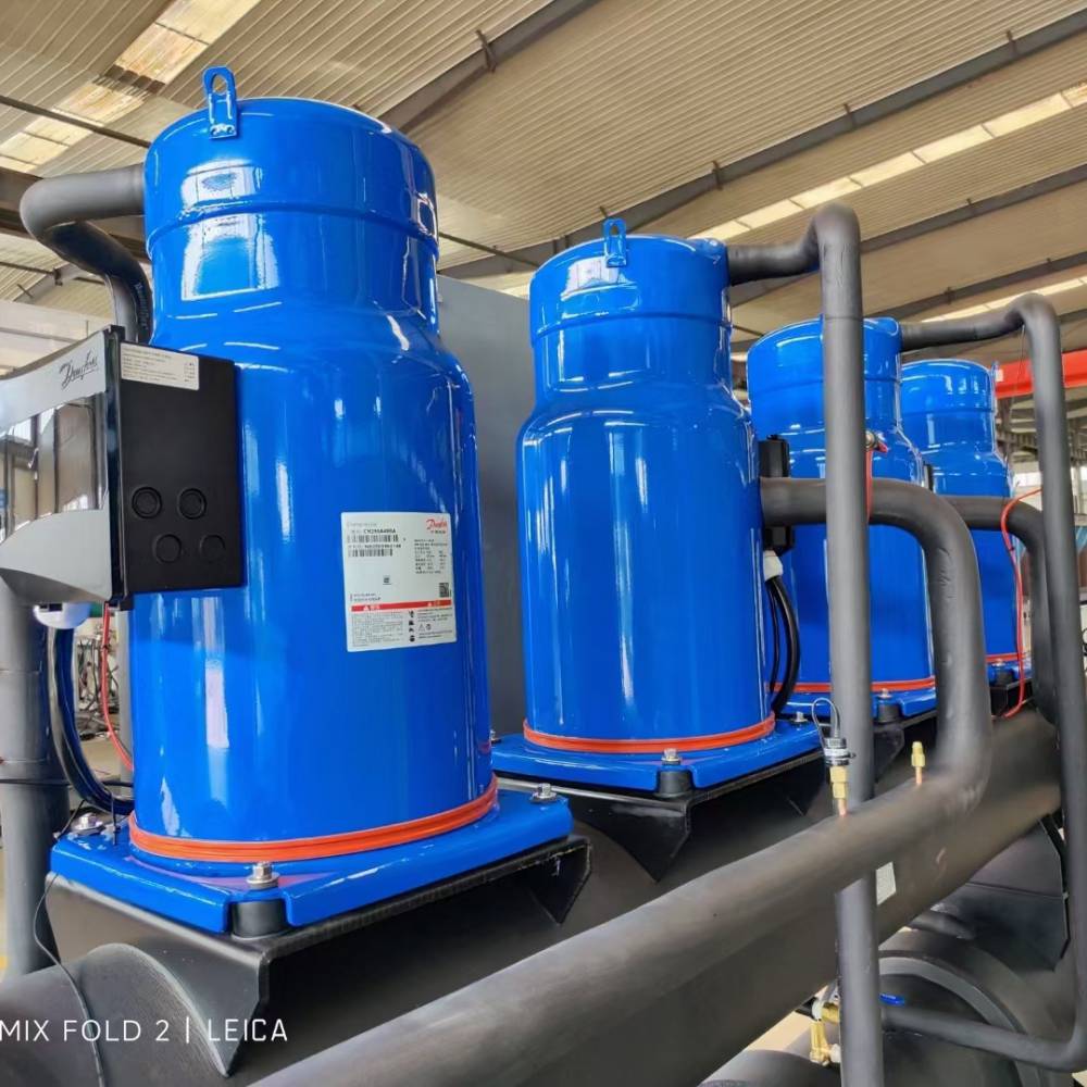 9000平米冷风中央空调安装