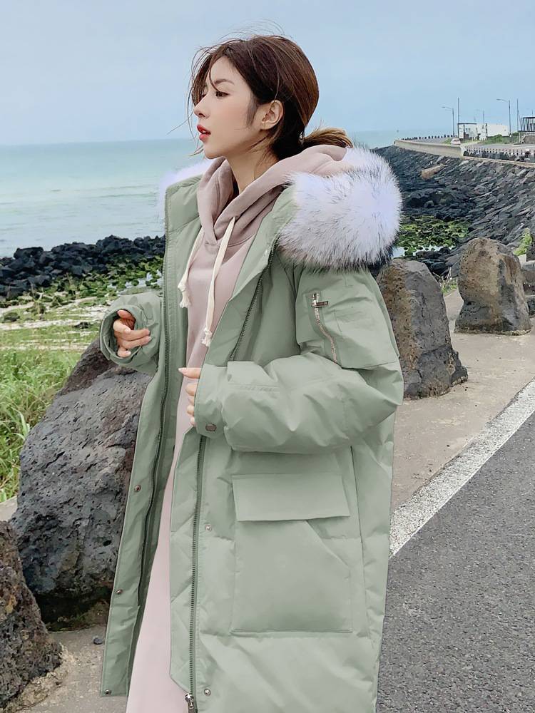 安徽六安尾货订单羽绒服女式加厚包芯纱毛衣女北京批发市场服装