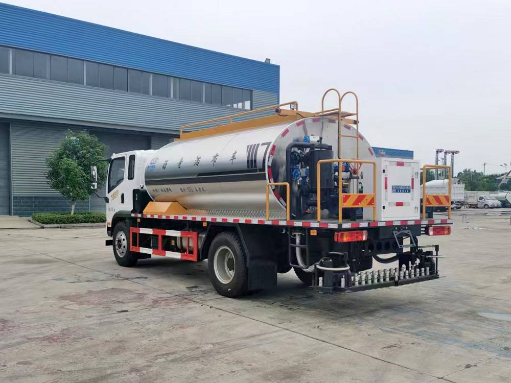 一汽解放8方沥青洒布车柴油机智能乳化沥青喷洒车铺路车