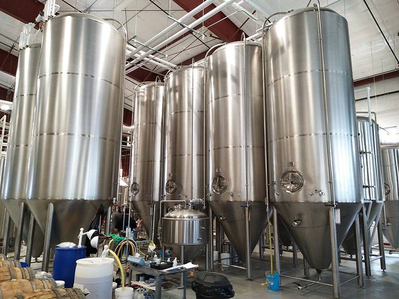 2000升小型啤酒厂设备精酿啤酒设备啤酒发酵罐不锈钢酿酒设备