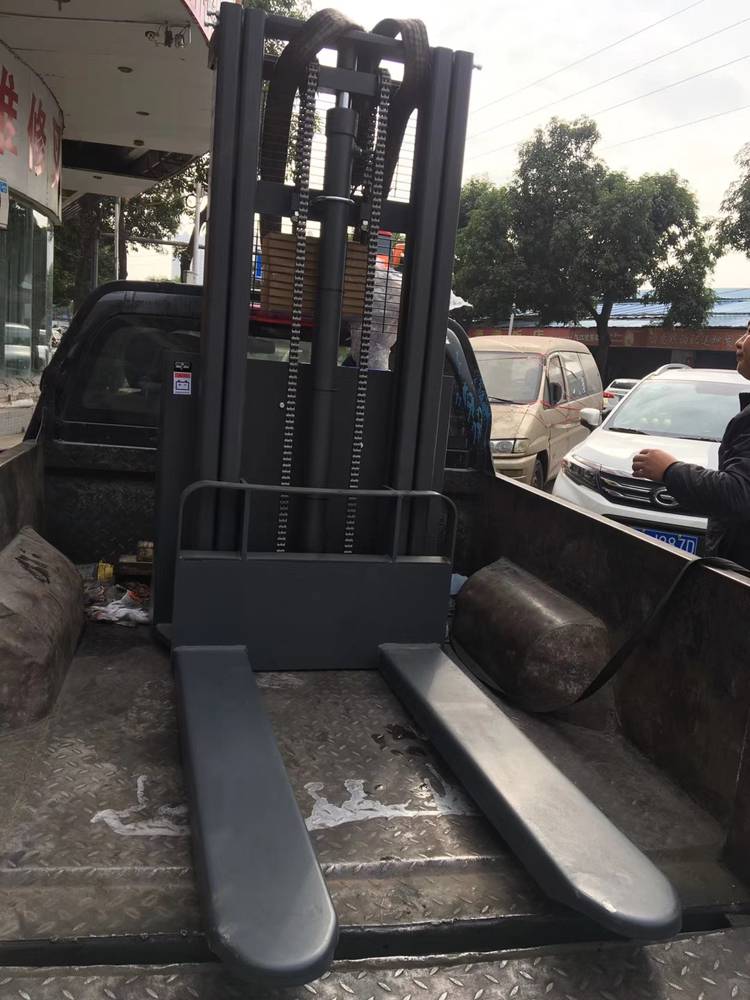 设备有限公司是集科研开发,生产制造,安装施工为一体的现代化生产企业