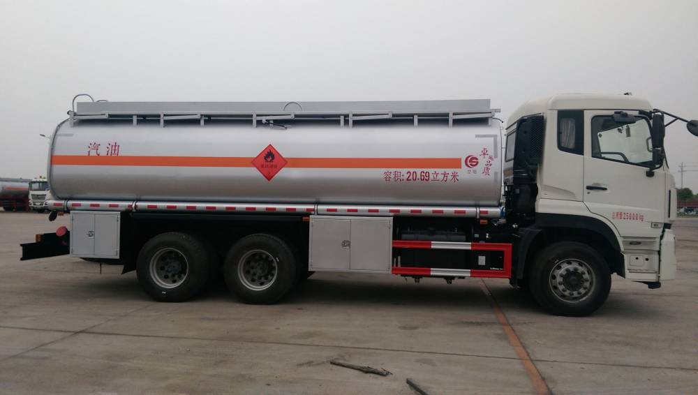 东风天龙后双桥15吨铝合金油罐车大厂品质