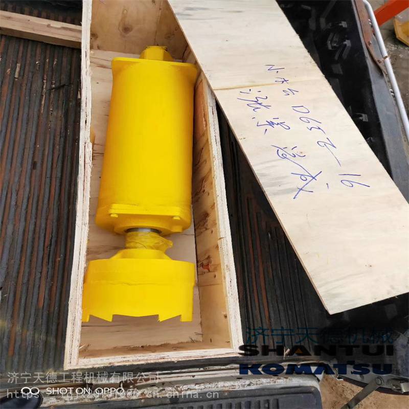 小松推土机配件小松d65e16涨紧油缸总成