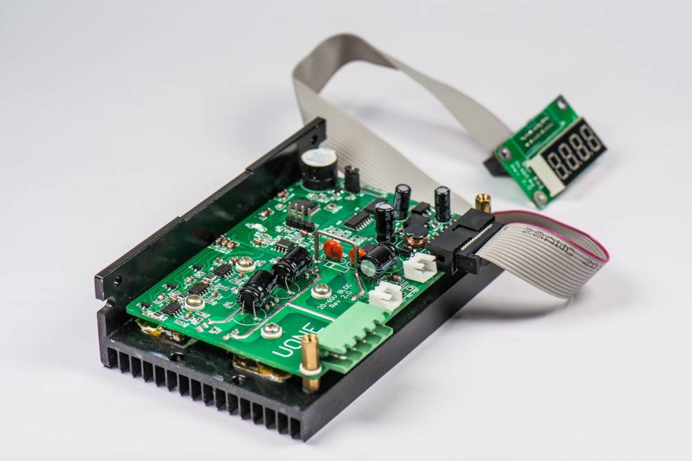 无刷电机驱动控制器割灌机电锯呼吸机水泵12v60v电动工具驱动器电机