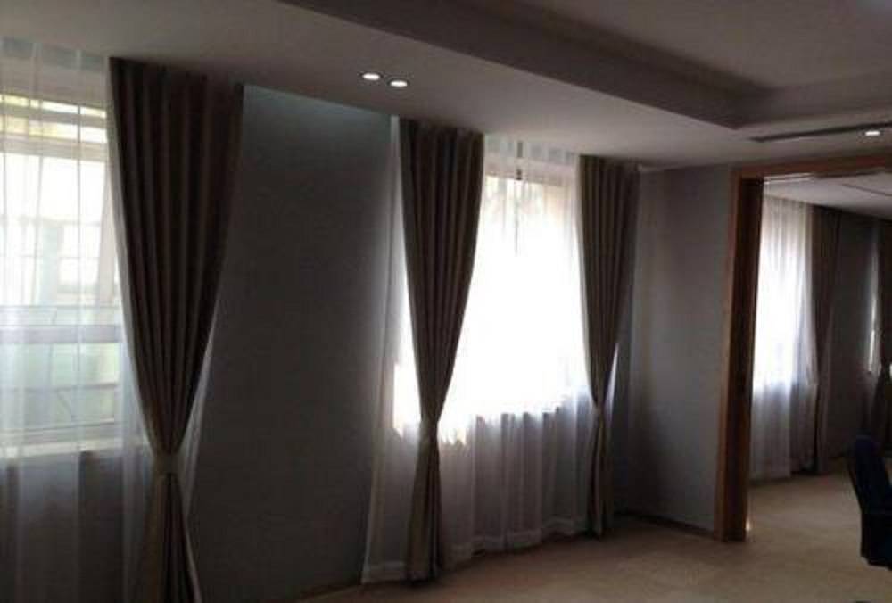 丰台酒店客房布艺窗帘学校办公楼遮阳窗帘商务楼电动窗帘设计