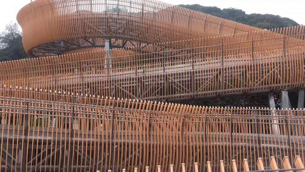 广州人行桥造型装饰铝单板