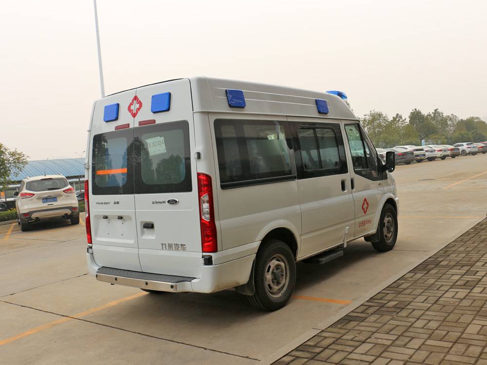 桂林120救护车_奔驰120救护车_应急指挥车