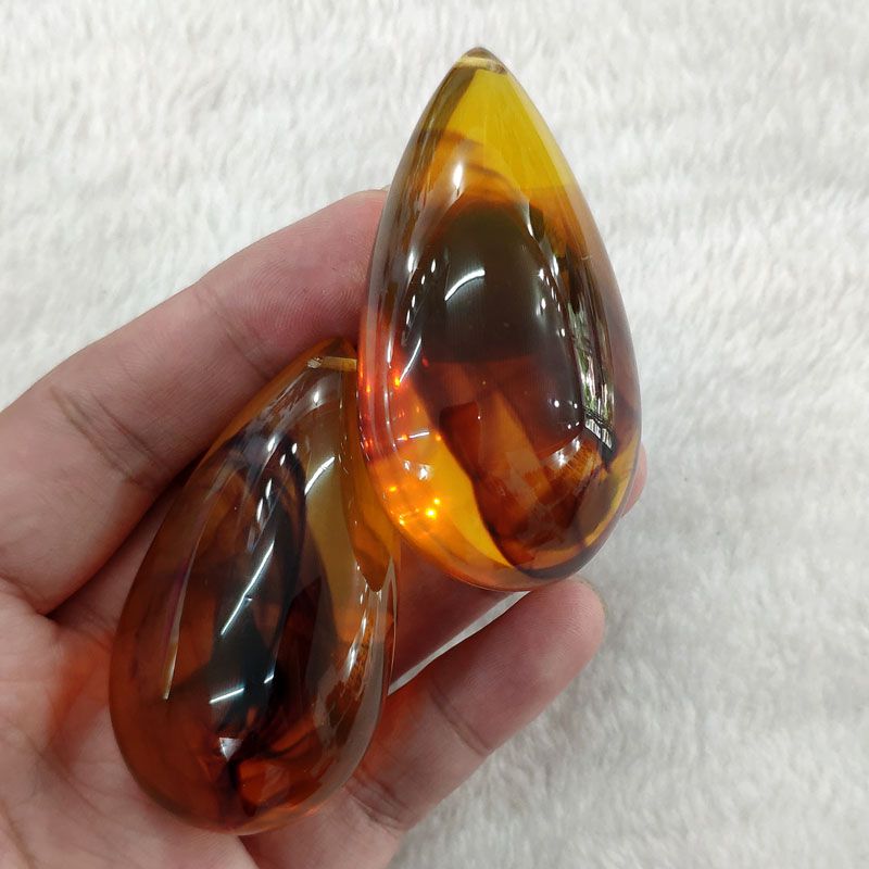 二代人造蜜蜡琥珀饰品吊坠人工琥珀旅游景点地摊展会产品义乌饰品批发