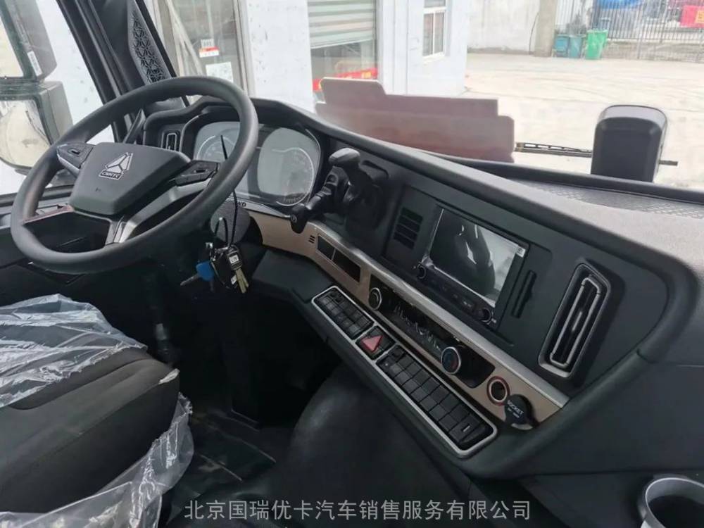 中国重汽豪沃howotx豪沃th7460马力6x4牵引车北京顺义专营