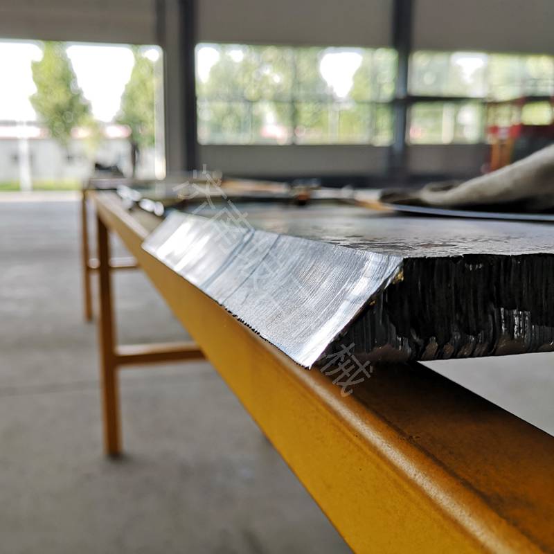 实现钢板开坡口机中厚板铣边机重型坡口机械图片