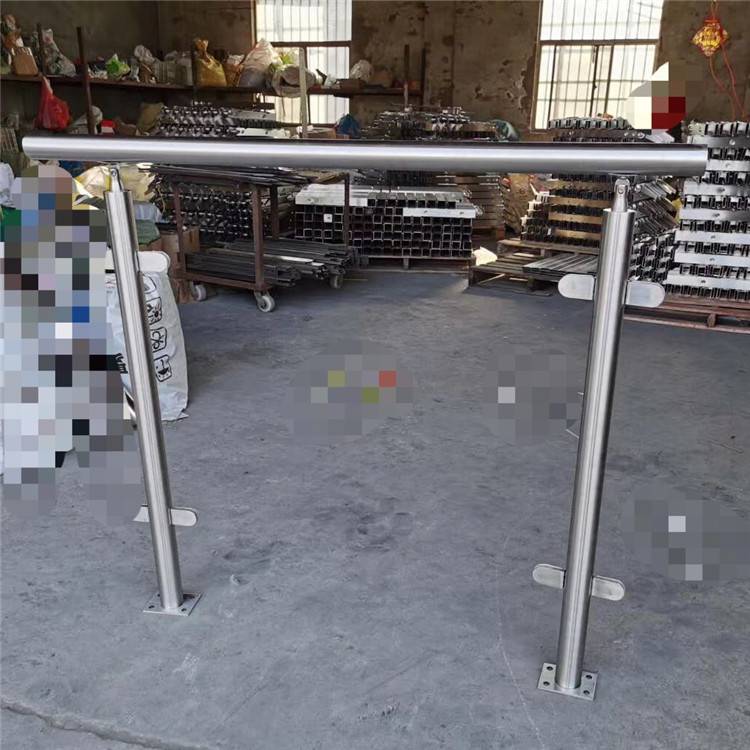 阳台 别墅 不锈钢立柱栏杆图片 304不锈钢立柱 图片