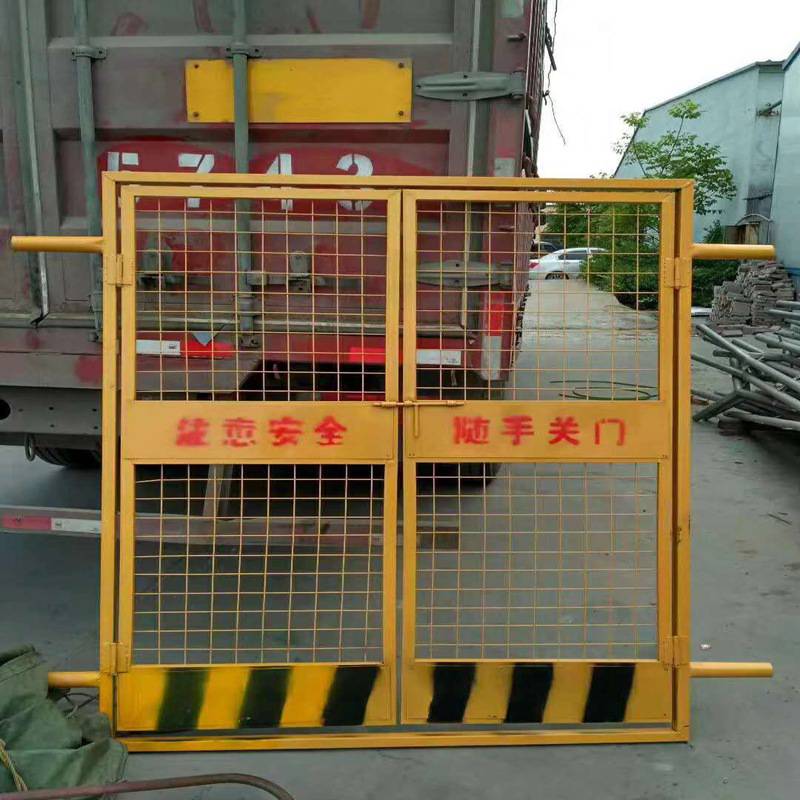 建筑防护门不锈钢电梯门电梯安全门隔离栏建筑安全门防护栅栏定制生产