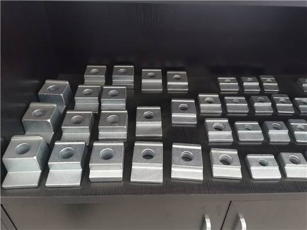 河南MRS67(135CR)钢轨压板、铁路压板定制