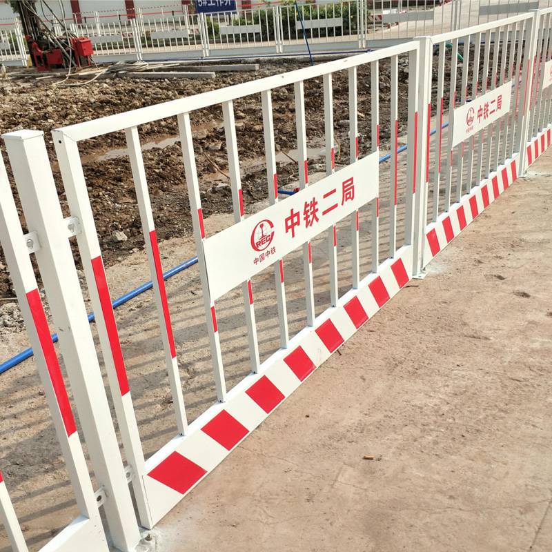 定型化基坑护栏 基坑围护栏杆 防护围栏栅 坑道临边围厂家