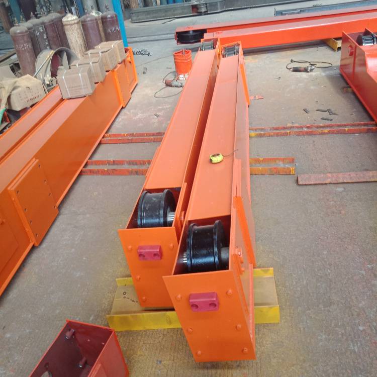 厂家批发天车行走梁电动起重机端梁梁头