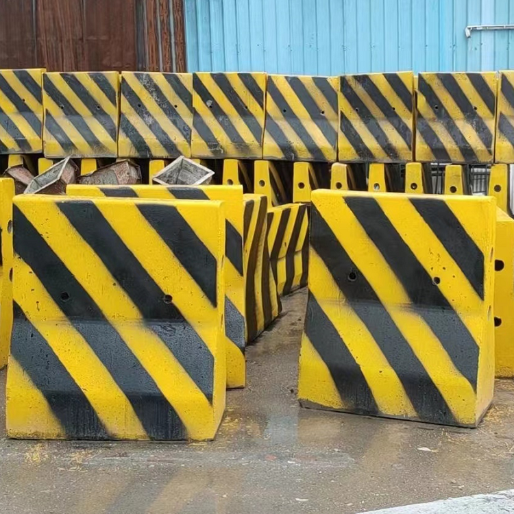 道路分隔防撞水泥墩马路可移动路障多种规格