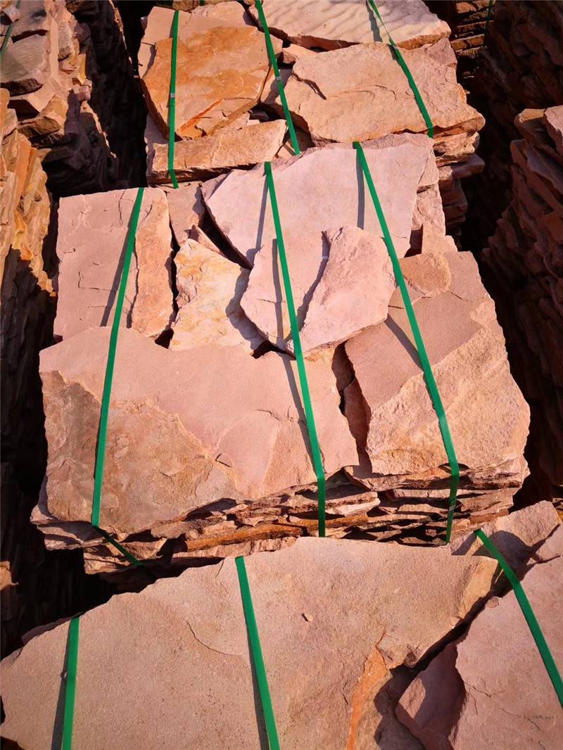 赞皇鸿淼35公分牡丹红色碎拼石土锈色园林乱形石高粱红色片石铺路石板