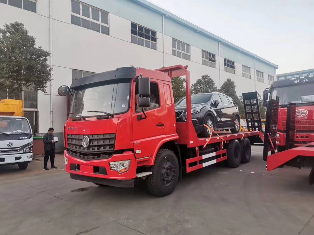 解放悍v250挖掘平板运输车8米板挖机拖车加液压爬梯