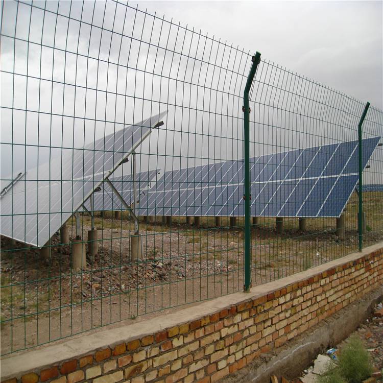 光伏电站围栏网光伏区防护围网框架护栏厂家批发