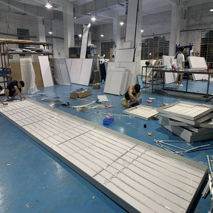 广州附近广告灯箱厂发光灯箱软膜灯箱卡布灯箱厂家