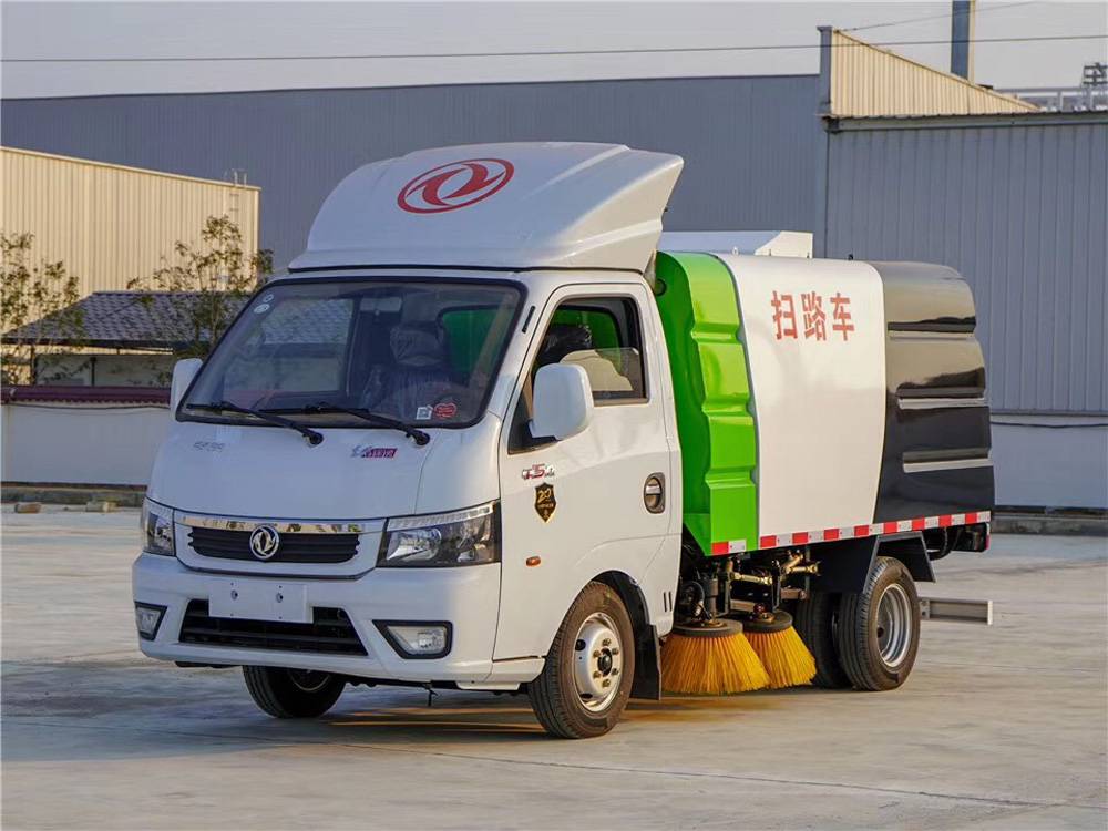扫路车