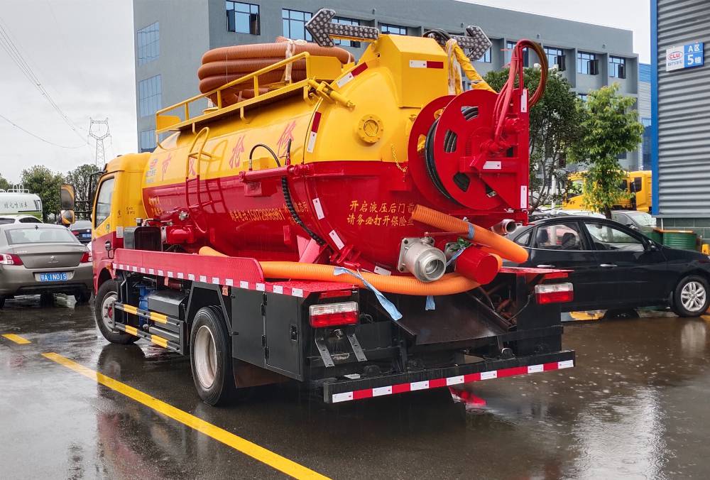 程力威牌轻型高压清洗吸污车分期购买