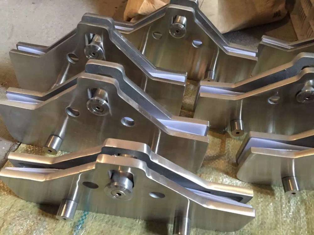 天波厂家供应304不锈钢玻璃肋夹板肋型夹玻璃吊夹支持定制