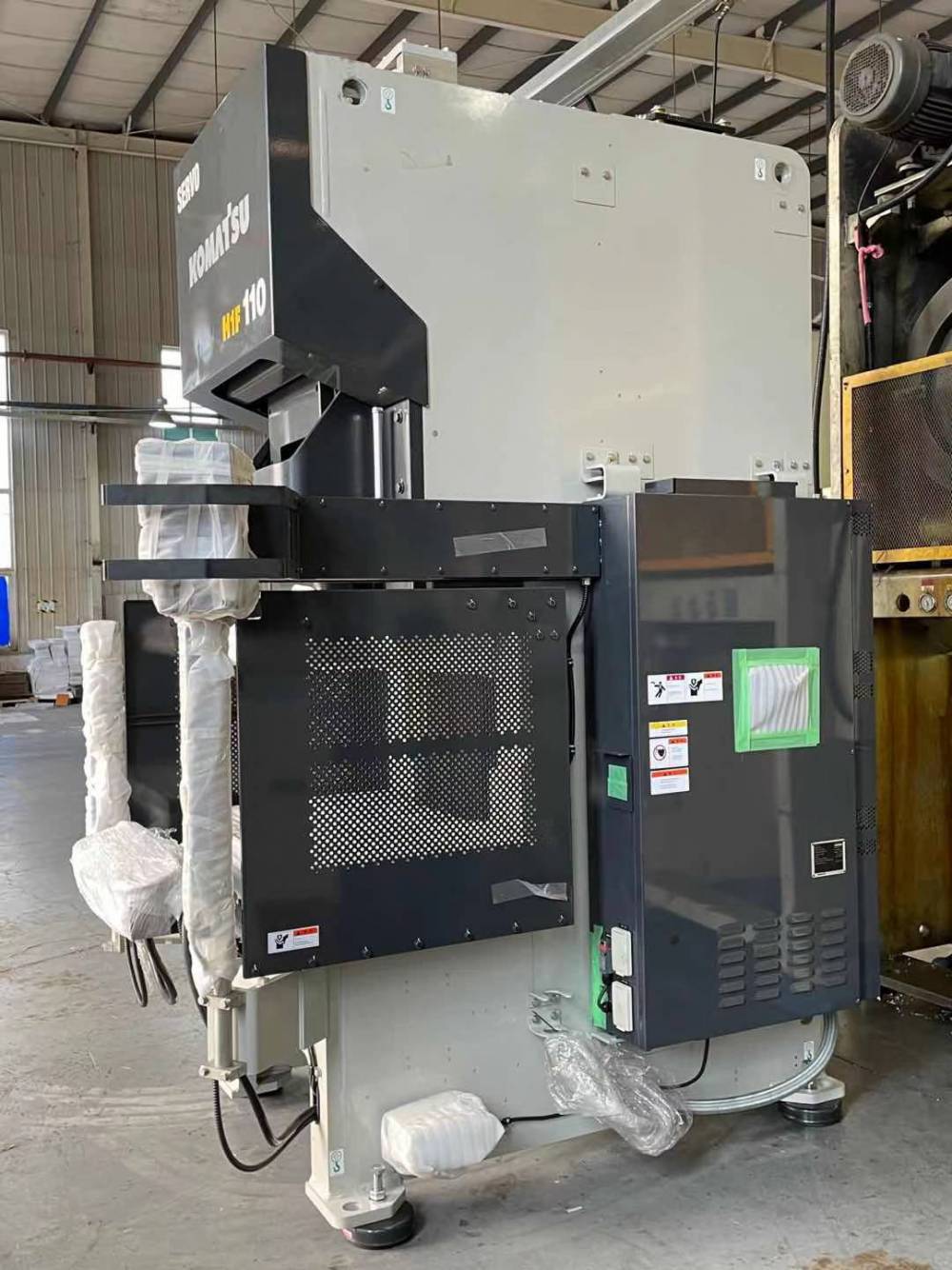 小松冲床komatsu伺服压力机h1f110t2