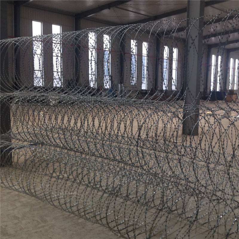 双股拧编镀锌刺线涂塑刀片刺绳刀片刺线厂家