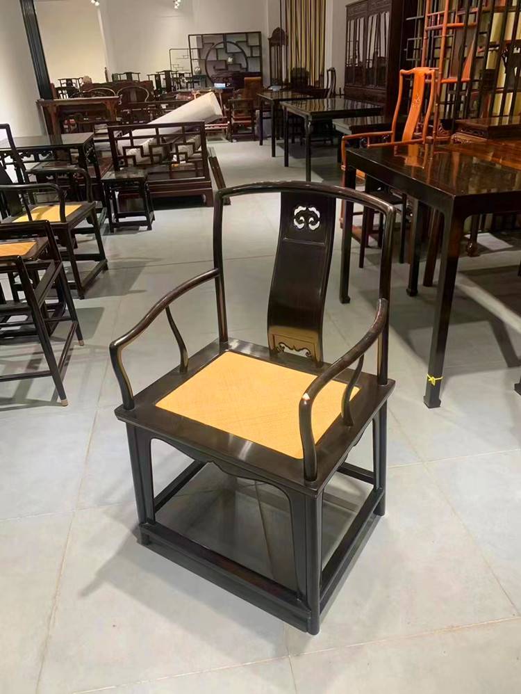 家具>其他椅,凳,榻>明式红木紫光檀滕面罗汉床苏式红酸枝藤艺摇椅京式