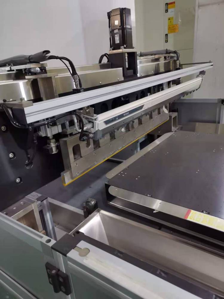 转让二手9成新台湾田宇bs900玻璃裂片机异形切割机