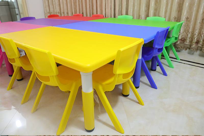 南宁幼儿家具出售儿童颜色椅子幼儿园大班桌椅配套设备
