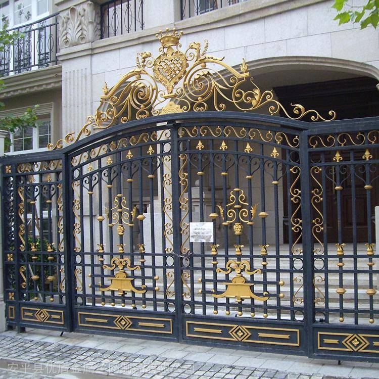 生产别墅铁艺大门喷漆表面处理