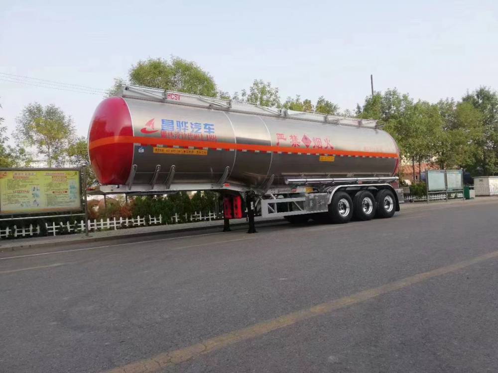 昌骅牌46方铝合金油罐车 自重轻量化设计 40吨油