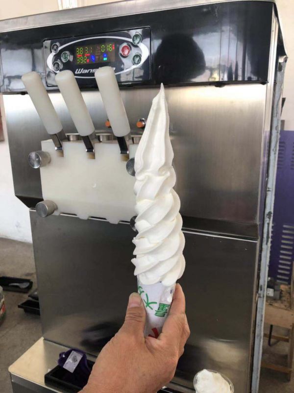 商用冰淇淋机 可连续接打 超长冰激凌 ***