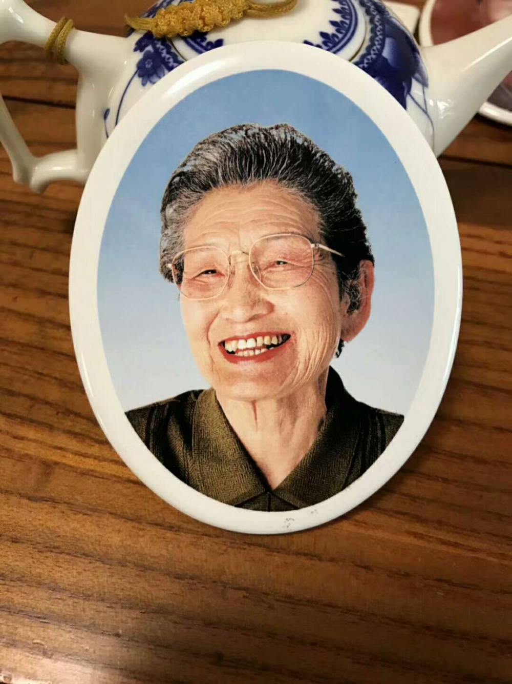 墓碑烤瓷照片制作墓碑高温瓷像墓碑遗像加工公墓瓷像定制重庆影艺瓷像