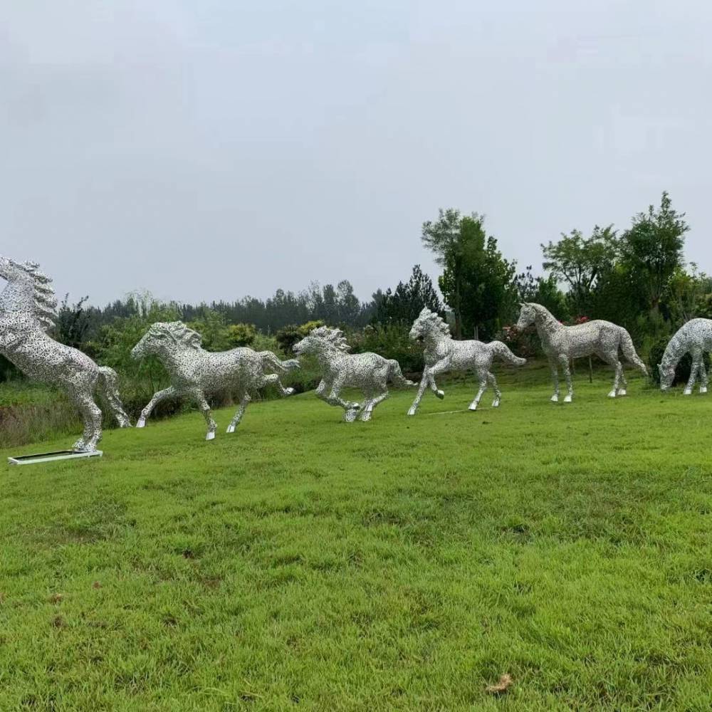 不锈钢镂空马雕塑制作厂家