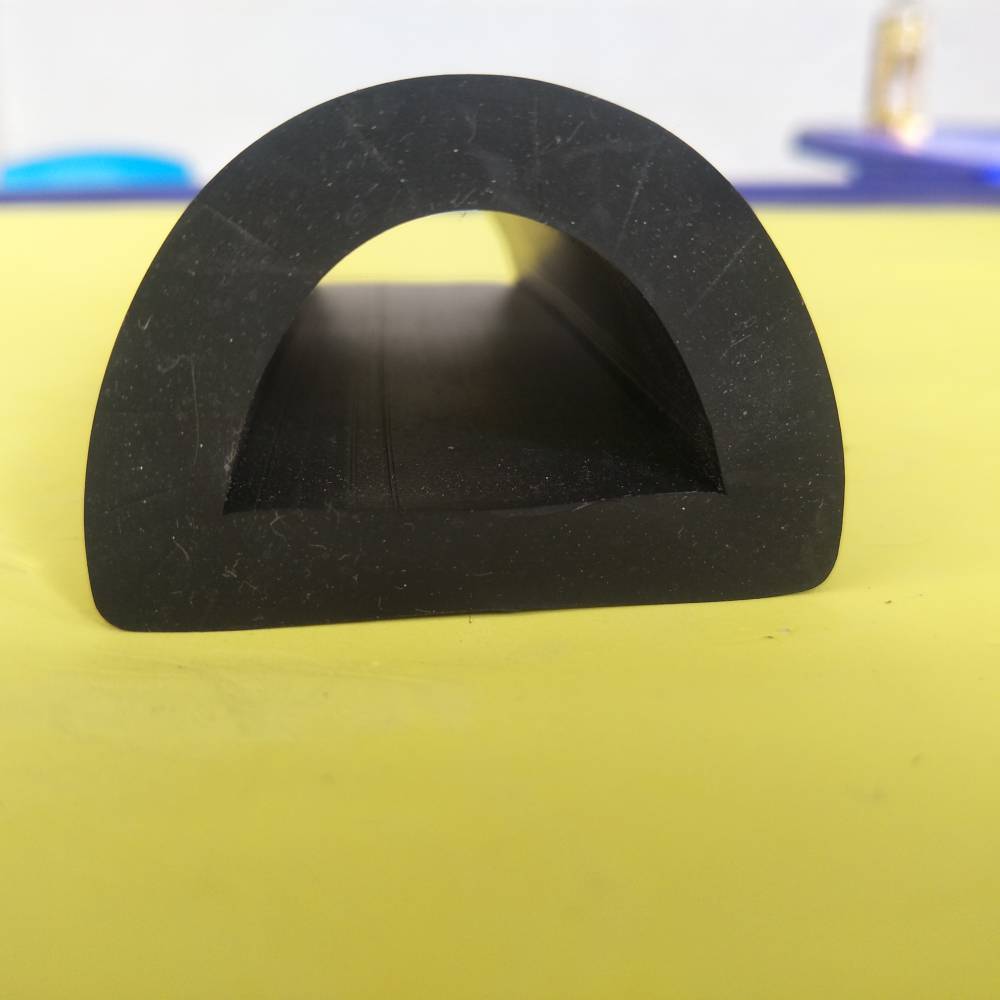 河北汽车前挡风玻璃塑料板胶条前挡风玻璃装饰板密封胶条