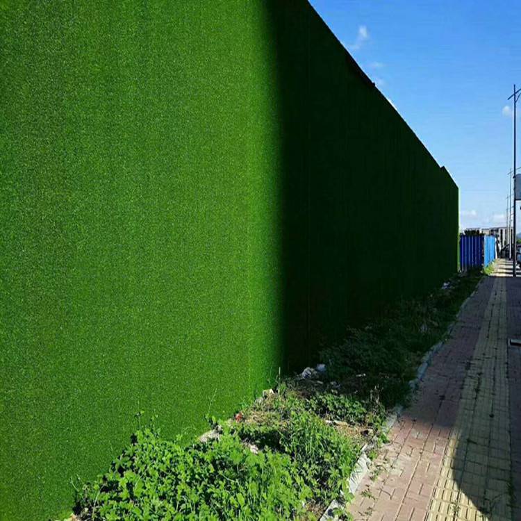 绿草坪围挡 长治围墙牌假草坪 万立森建造工地围挡草坪