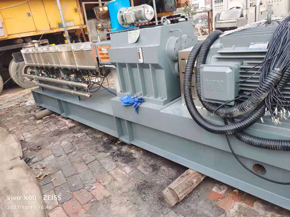 回收二手双螺杆挤出机南京杰斯达65b双螺杆造粒机图片